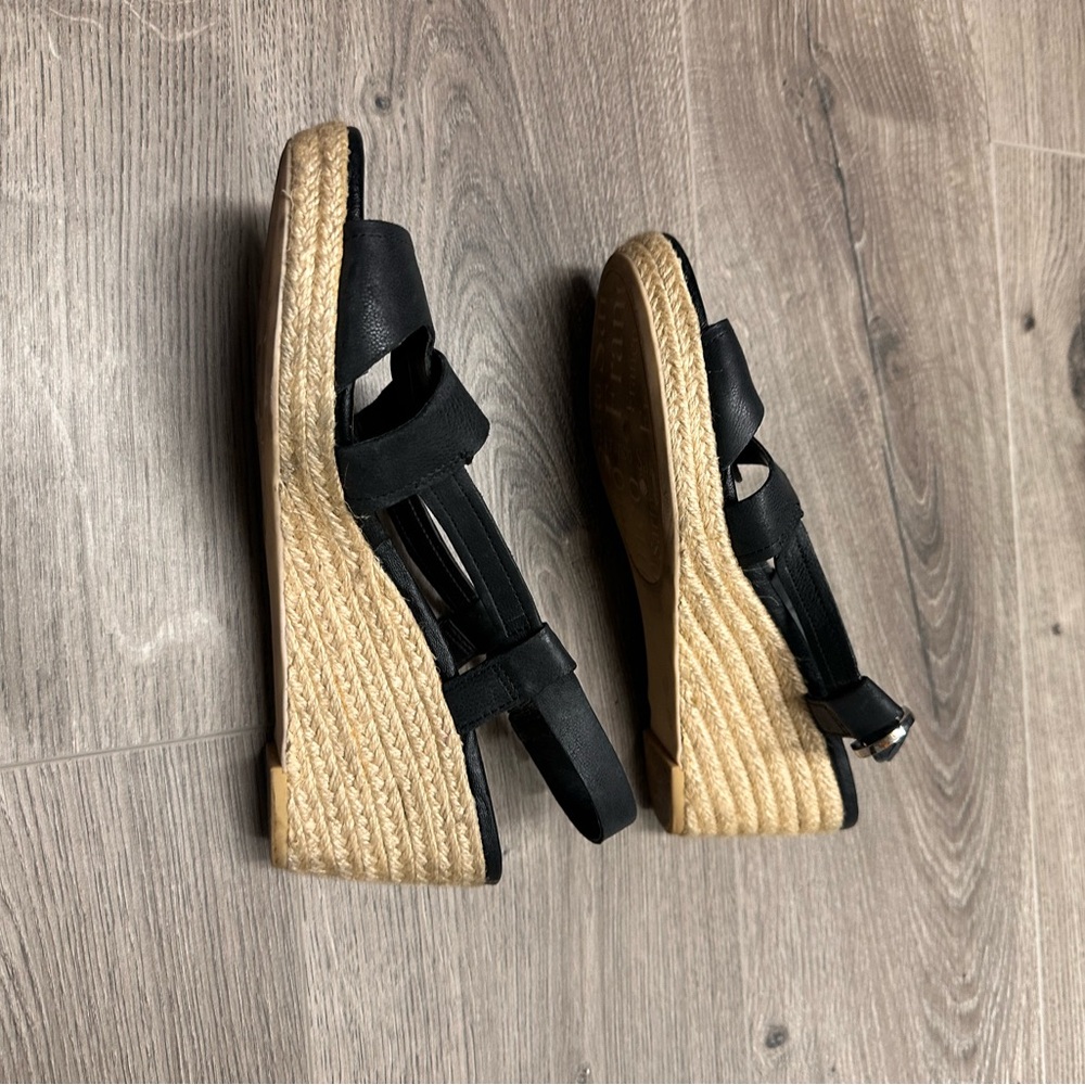 Black Sandals - Picture 3 of 4
